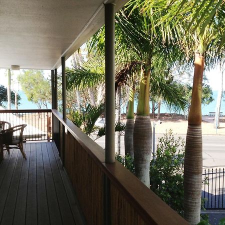 Aparthotel Coconut Palms On The Bay à Hervey Bay Extérieur photo