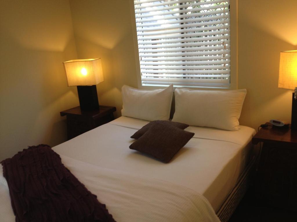 Aparthotel Coconut Palms On The Bay à Hervey Bay Extérieur photo