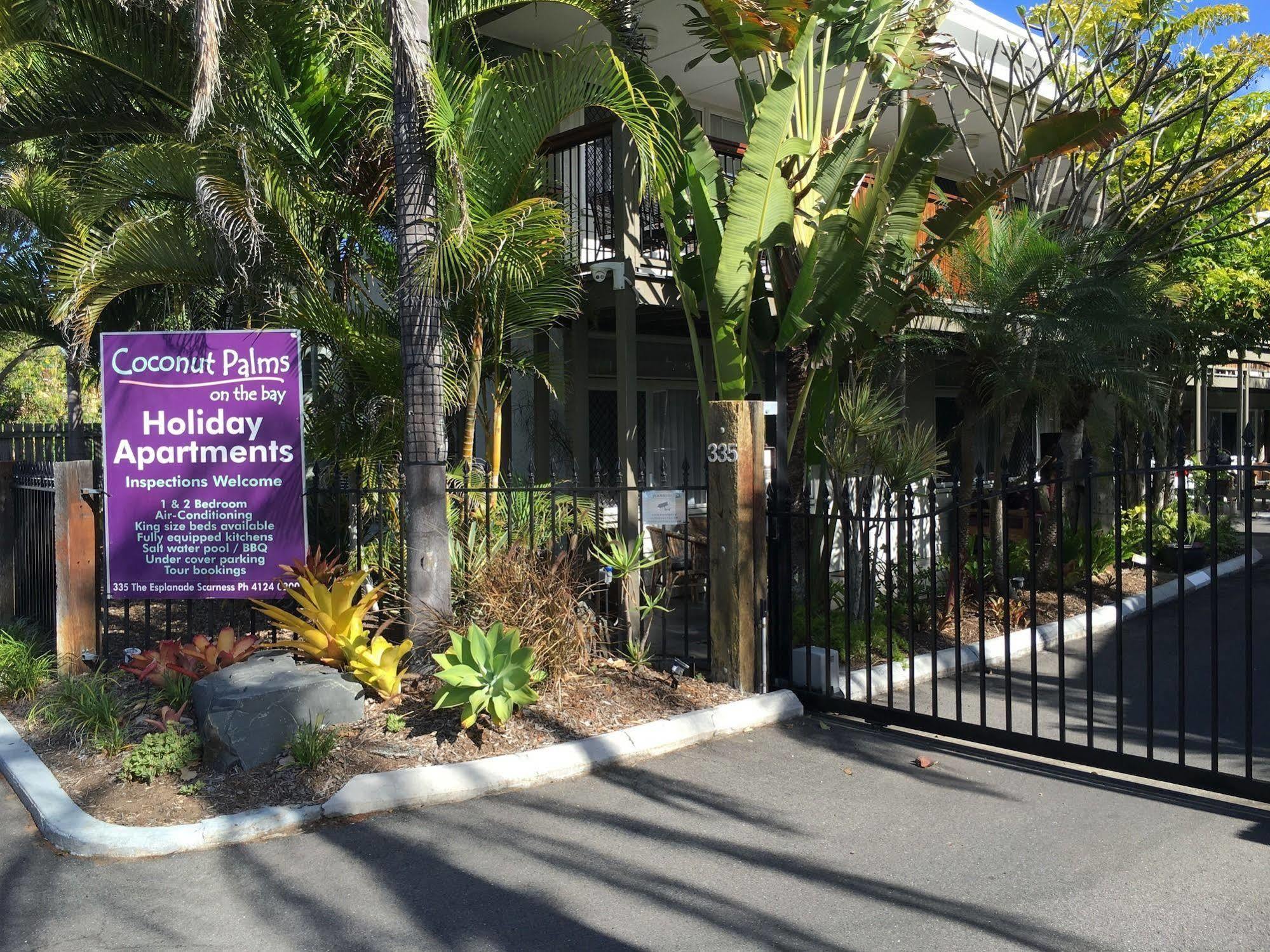 Aparthotel Coconut Palms On The Bay à Hervey Bay Extérieur photo
